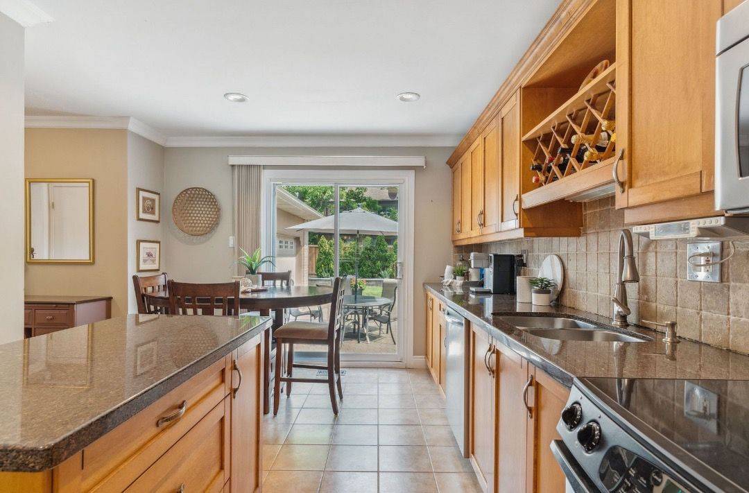 Oakville, ON L6H 3W5,259 O'donoghue unit1 AVE