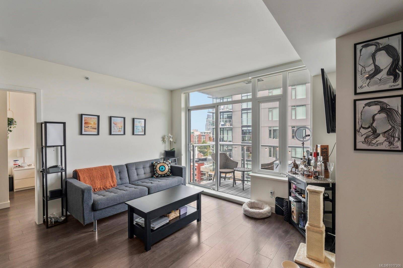 Victoria, BC V8W 0G2,848 Yates St #1105