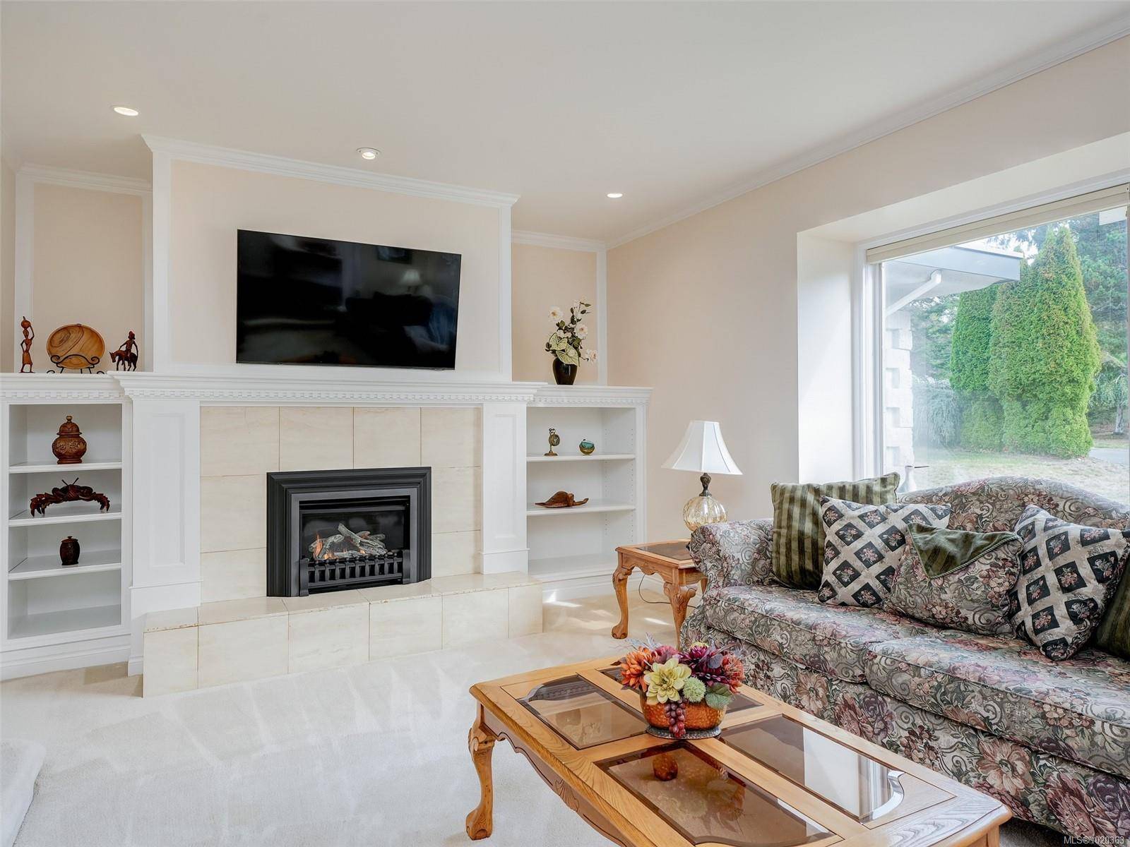 Saanich, BC V8N 6E2,3914 Gibson Crt