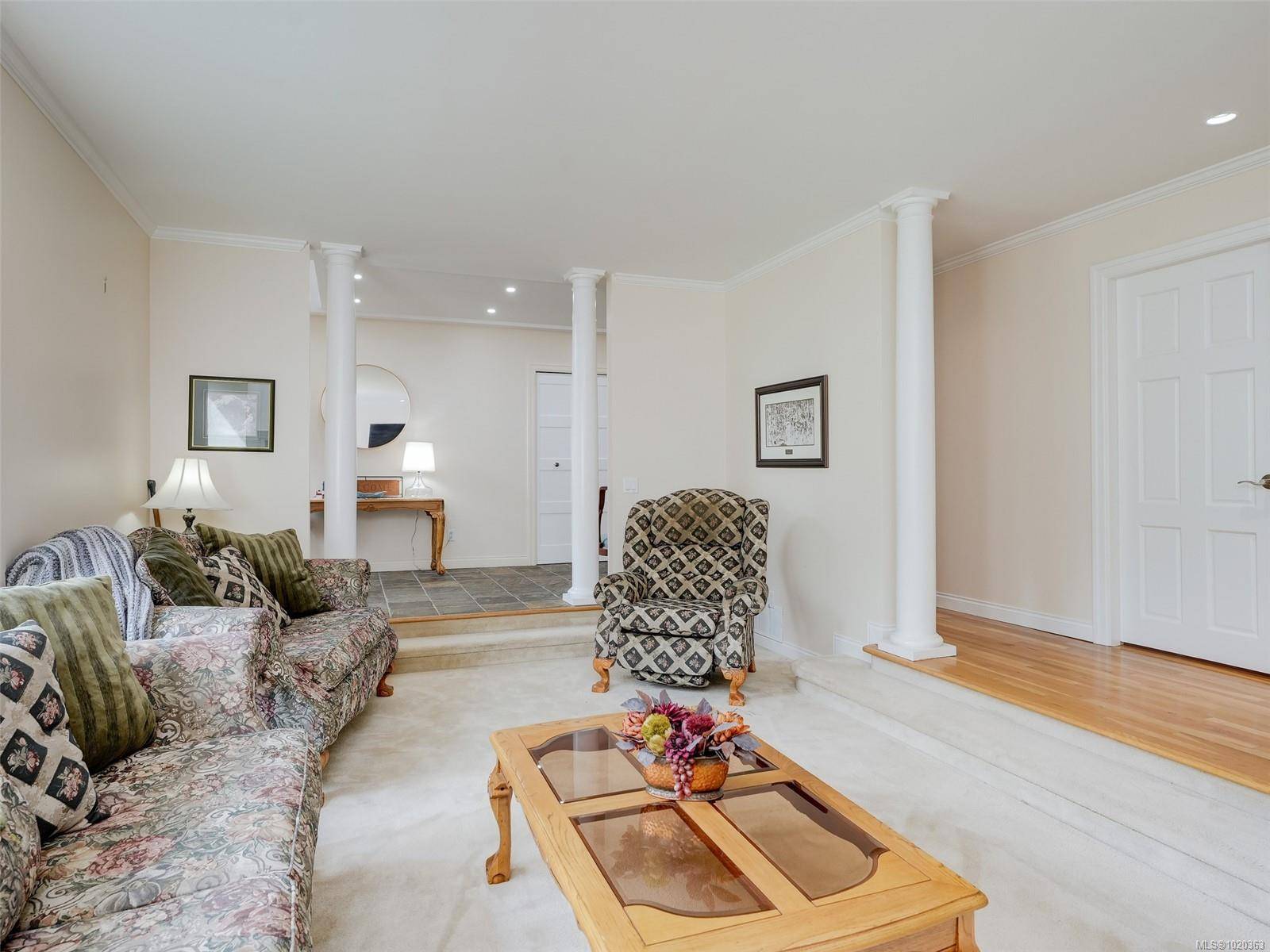 Saanich, BC V8N 6E2,3914 Gibson Crt