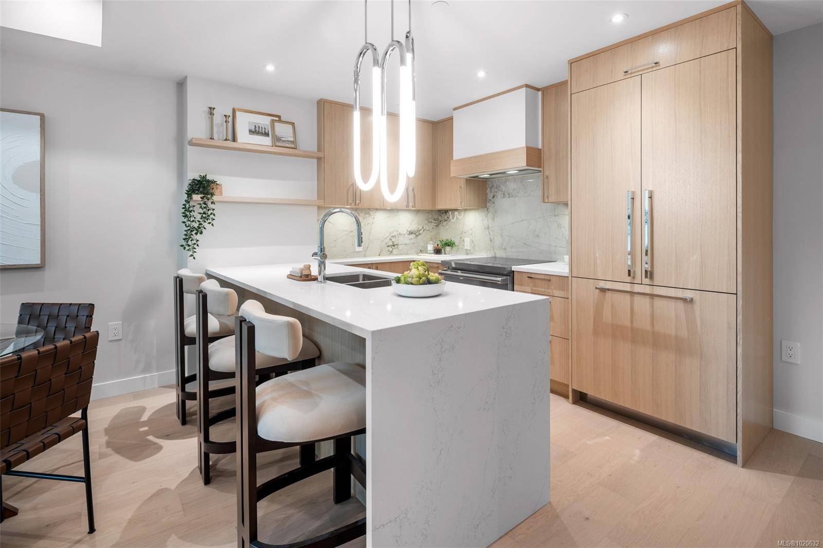 Saanich, BC V8Y 2L1,5229 Cordova Bay Rd #204