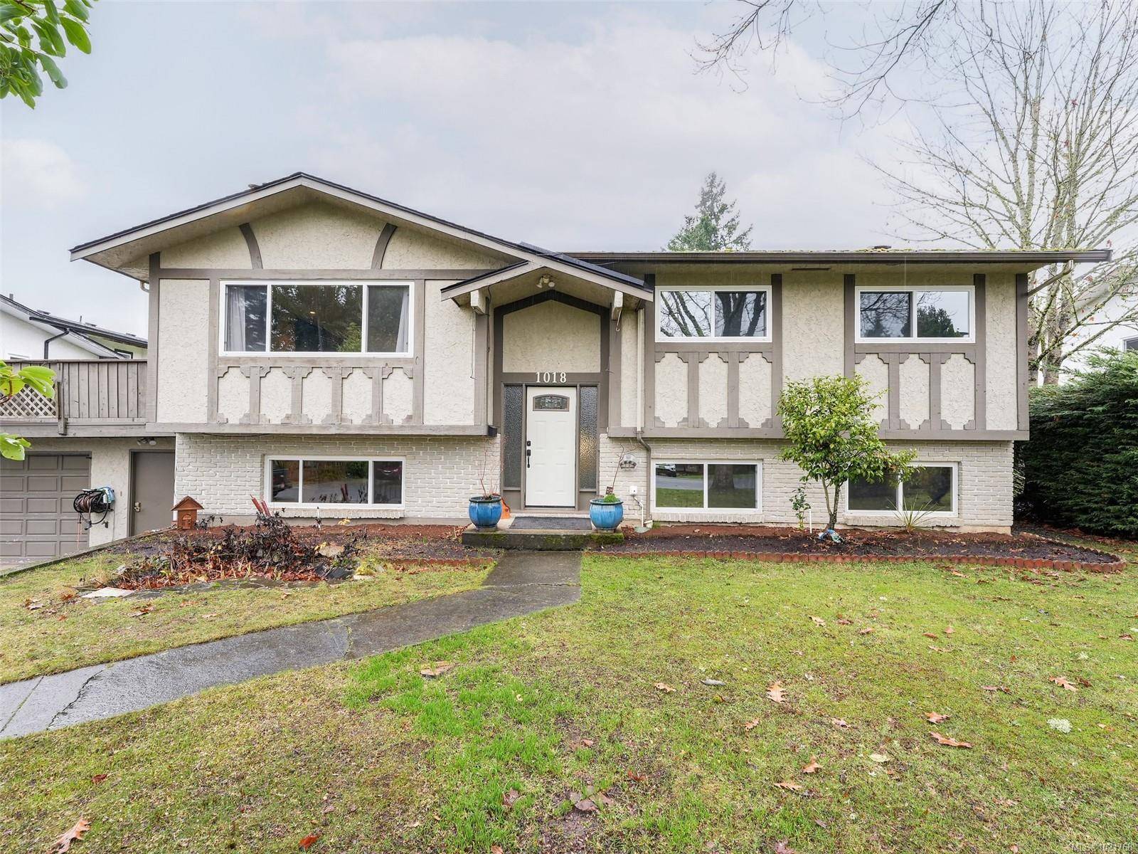 Central Saanich, BC V8M 1H7,1018 Damelart Way