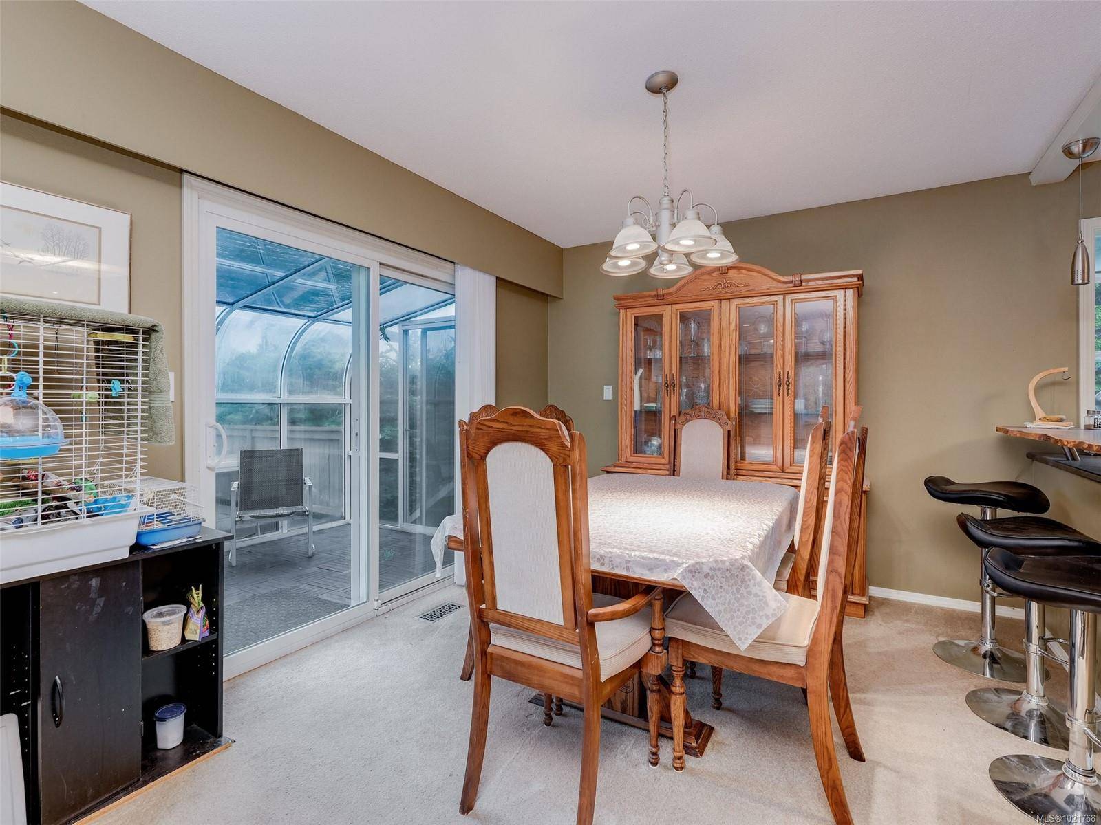 Central Saanich, BC V8M 1H7,1018 Damelart Way