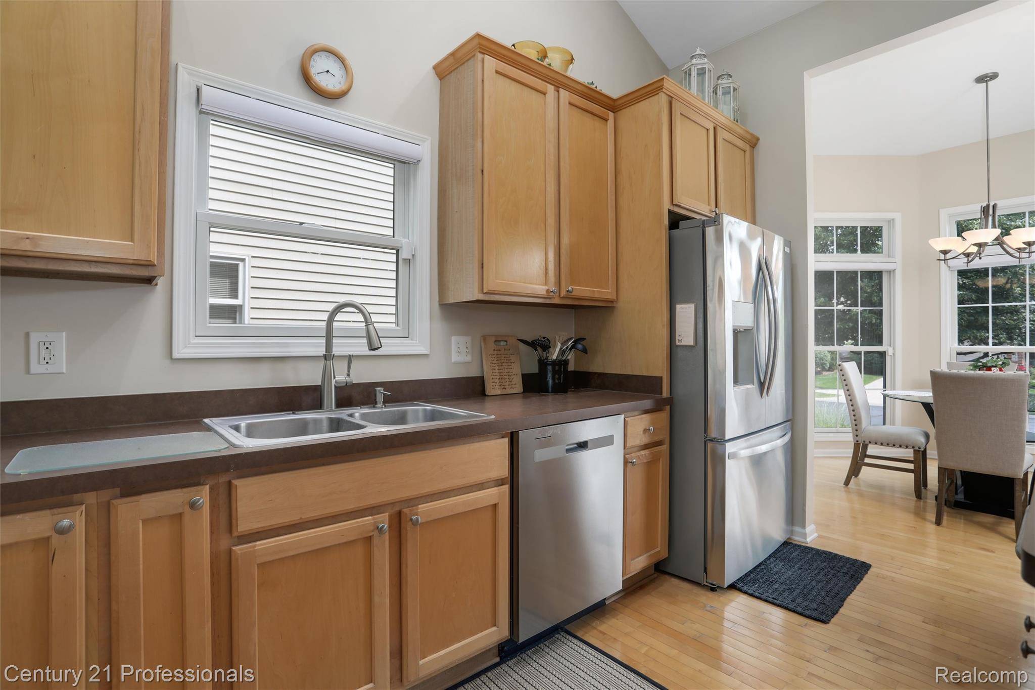 Waterford, MI 48327,5540 River Park DR