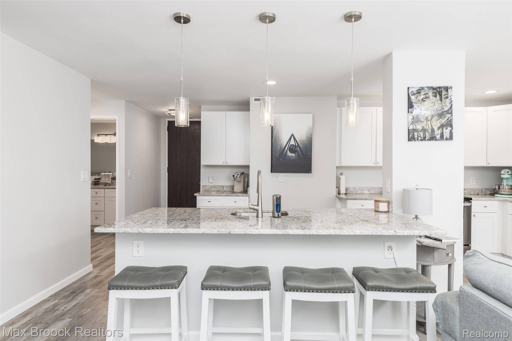 Detroit, MI 48214,8200 E Jefferson AVE #1107