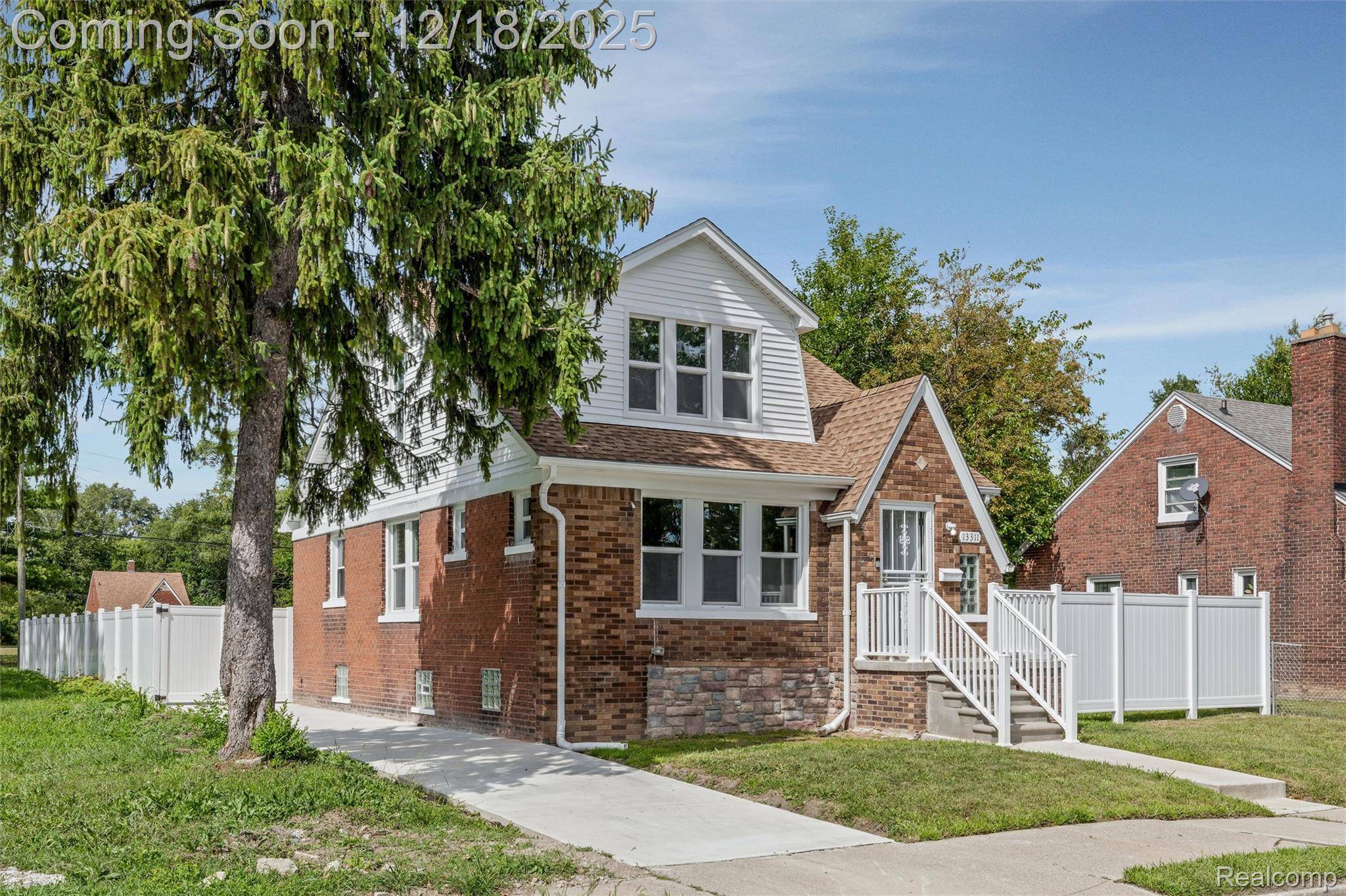 Detroit, MI 48213,13311 Hampshire ST