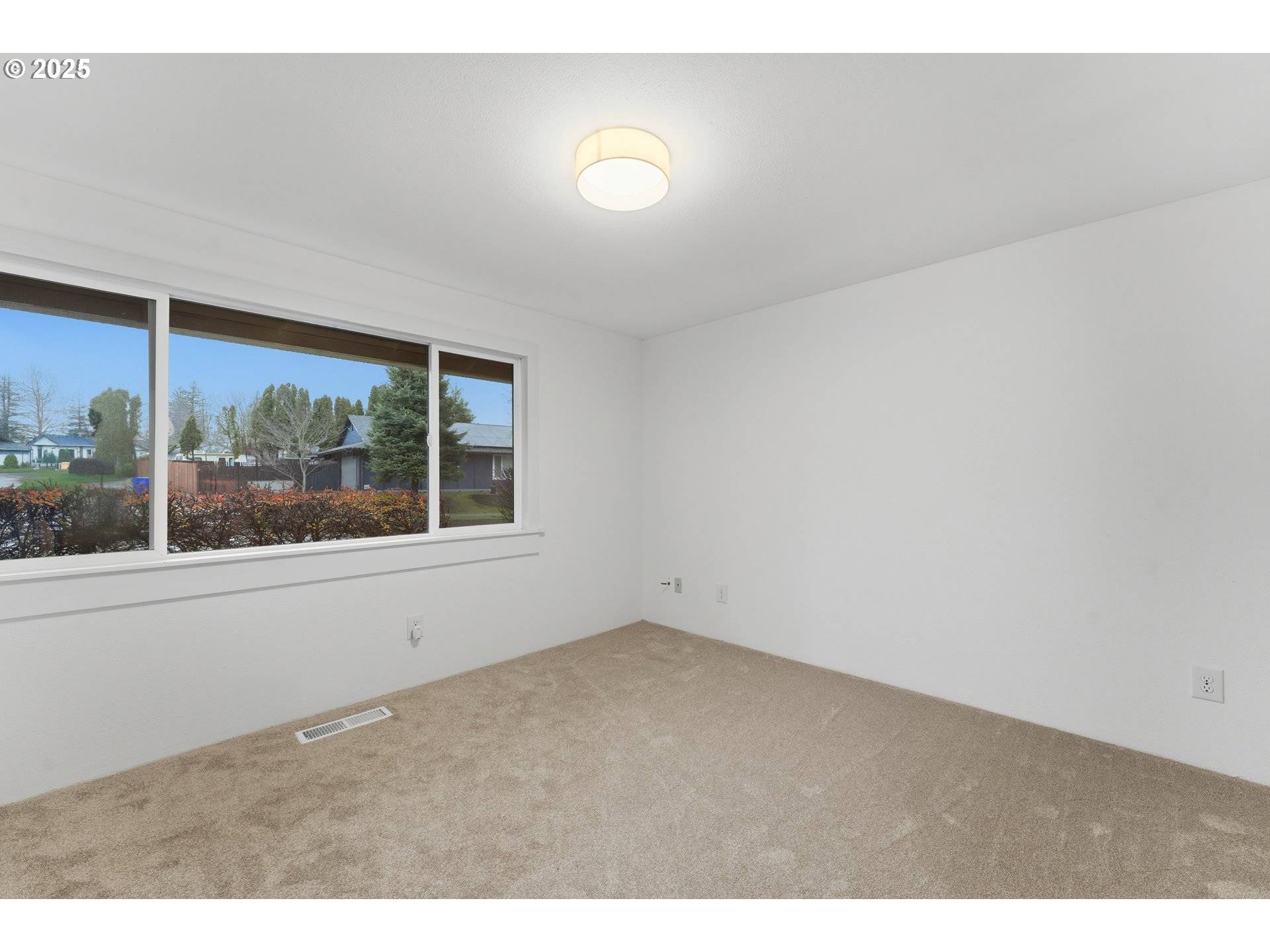 Gresham, OR 97080,820 SE BARNES AVE