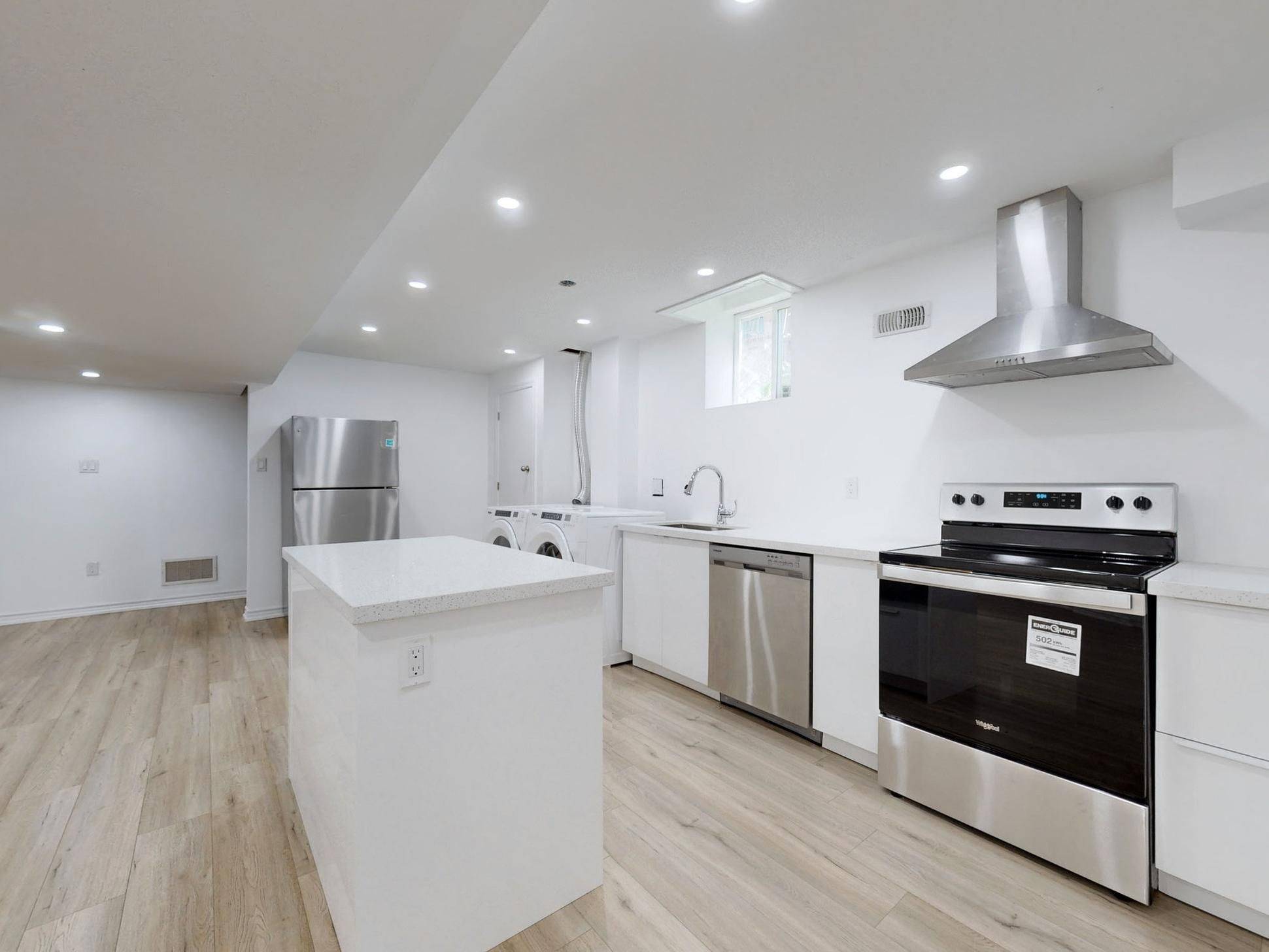 Innisfil, ON L0L 1W0,1280 Bardeau ST #Lower