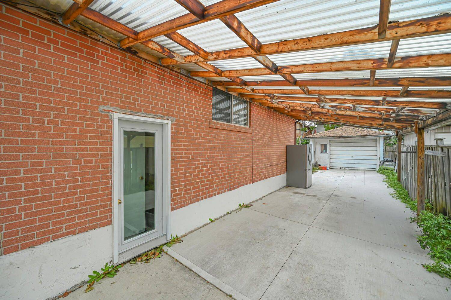 Toronto W10, ON M9V 1X7,196 Taysham CRES