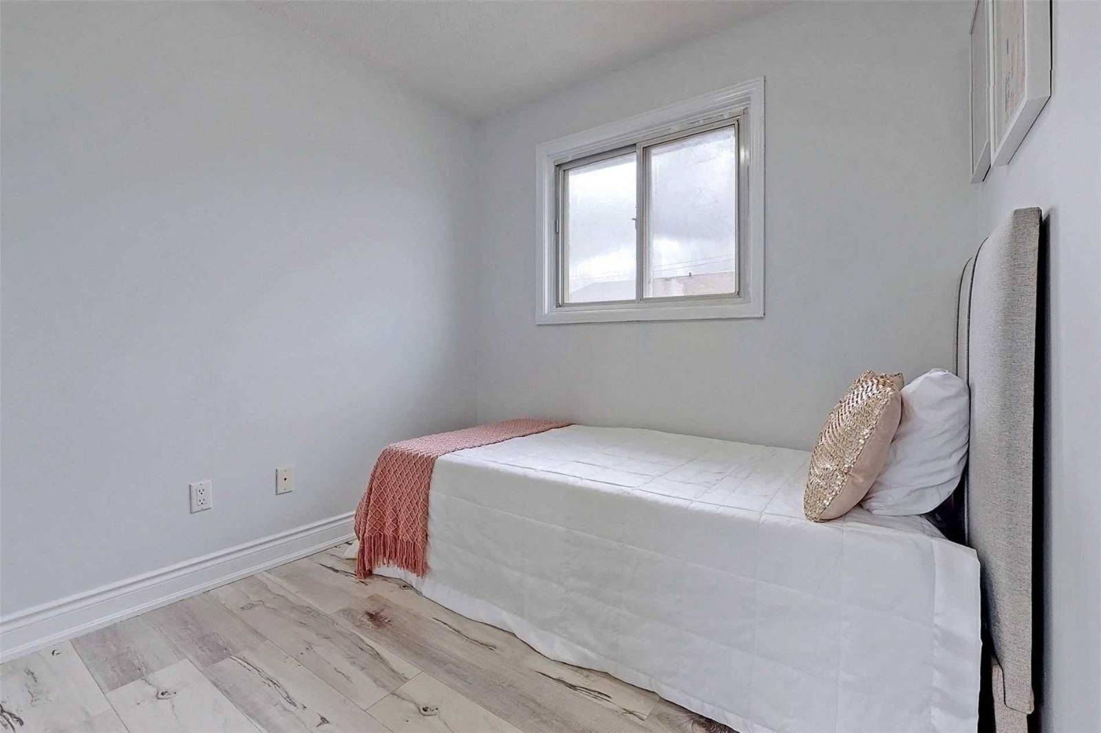 Toronto W10, ON M9W 5Z3,28 Rexdale BLVD #19