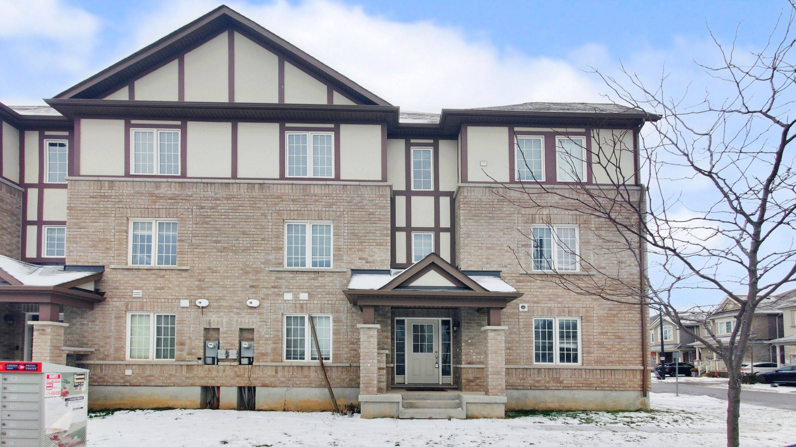 Milton, ON L9E 1E8,86 locker PL