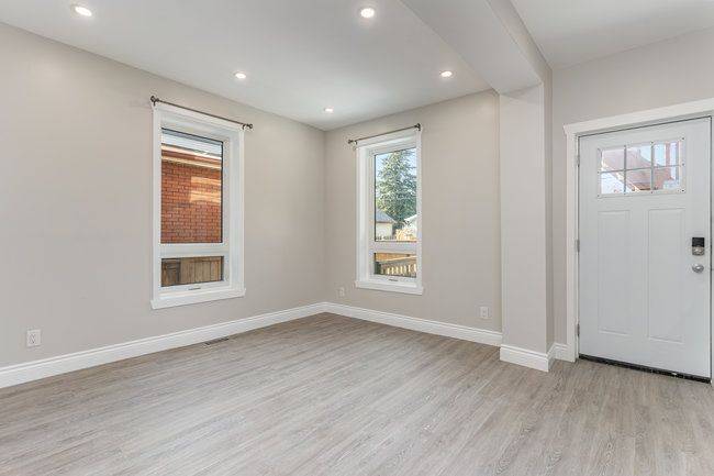 Hamilton, ON L8L 5T2,291 Emerald ST N #Main