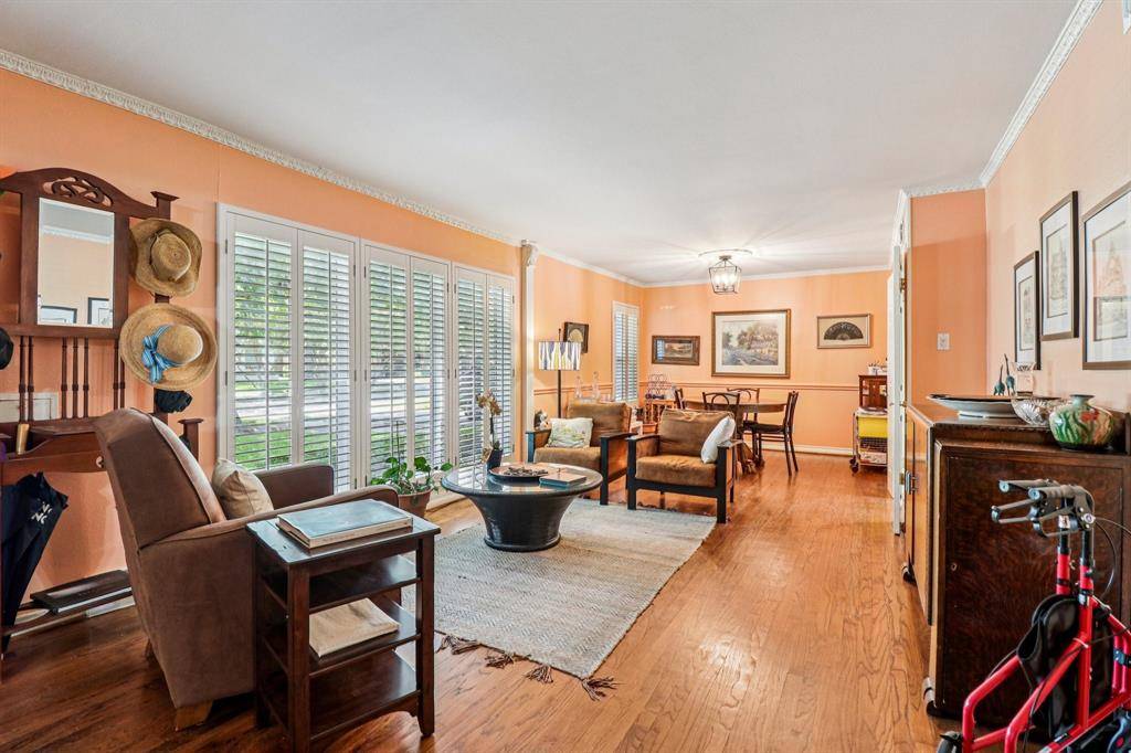 Dallas, TX 75214,6711 Vada Drive