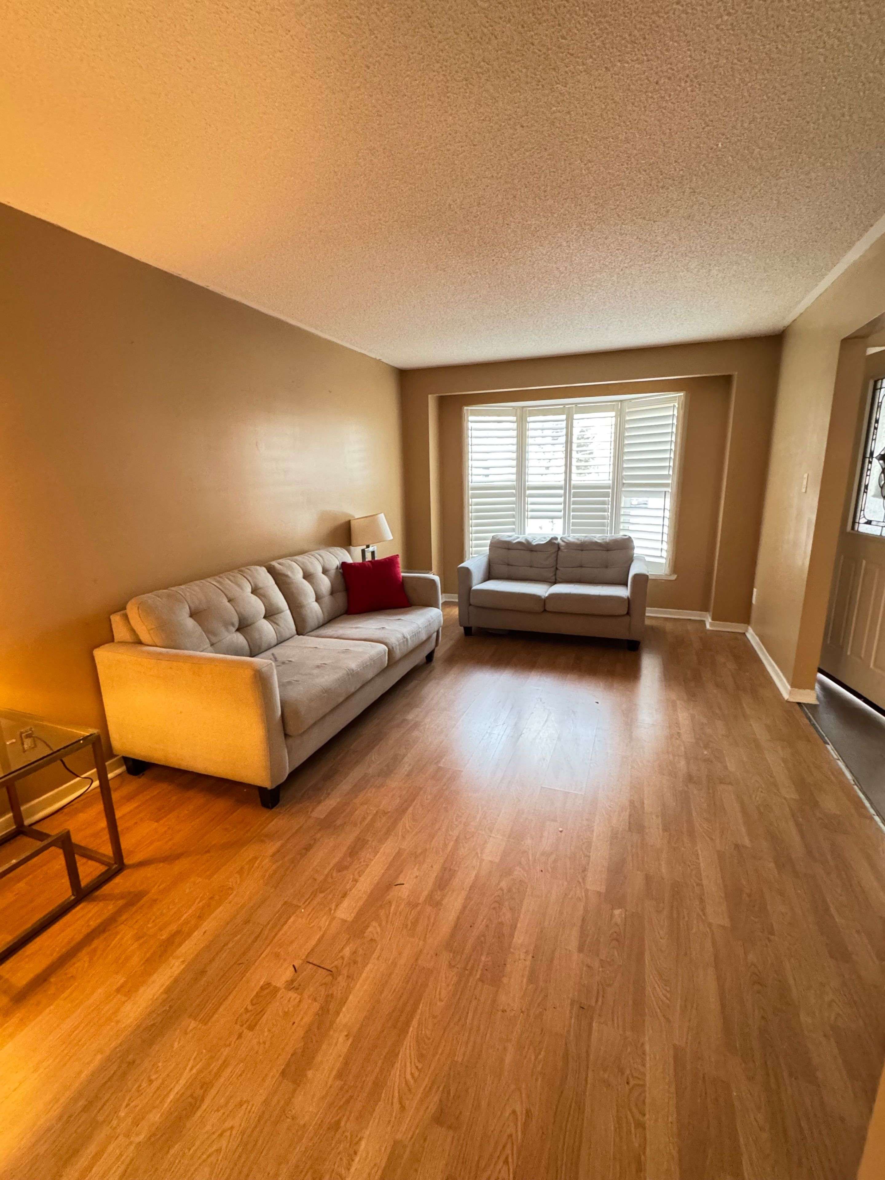 Toronto E07, ON M1V 2G9,96 Port Royal TRL