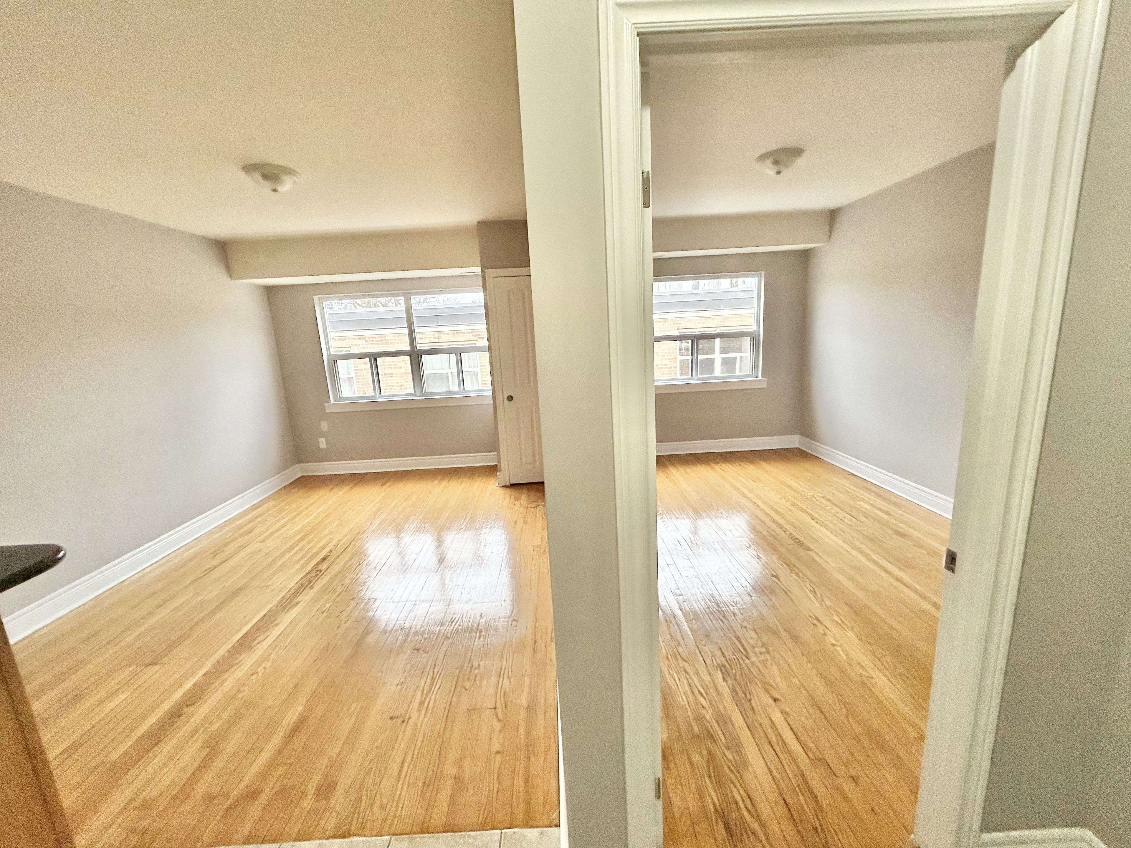 Toronto W06, ON M8W 3G7,11 Thirty Third ST #303