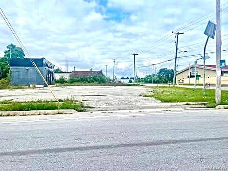 Flint, MI 48505,5001 N SAGINAW ST