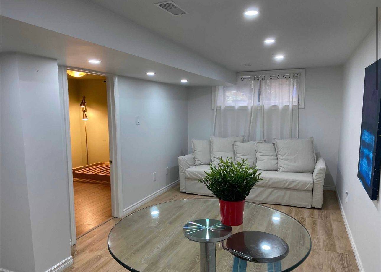 Toronto C14, ON M2N 2V2,98 Avondale AVE #Lower