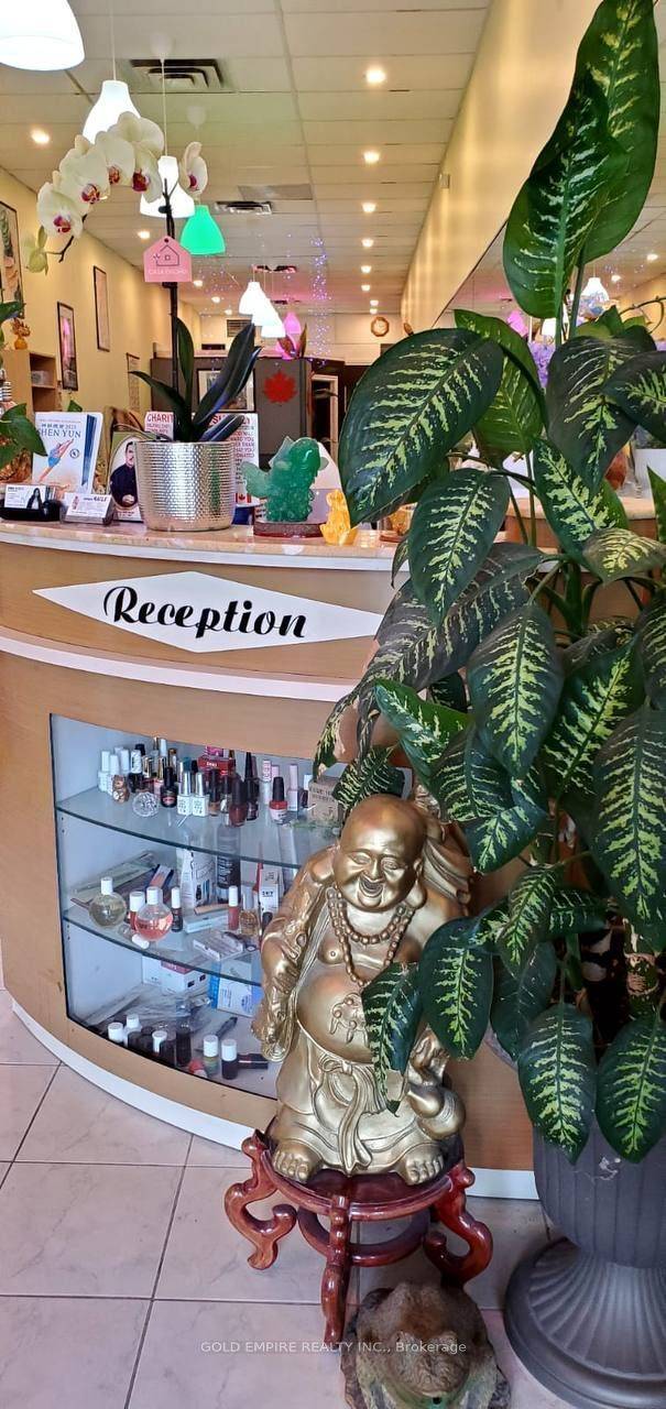 Markham, ON L3T 2S2,8220 Bayview AVE #2