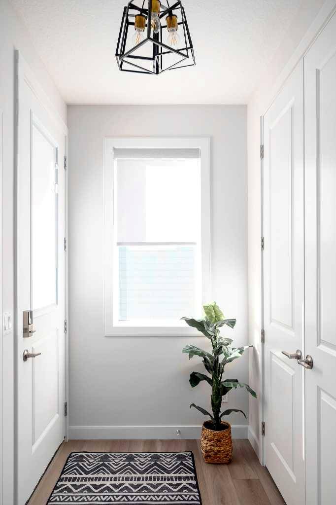 Chestermere, AB T1X 3B7,87 Waterford Mews