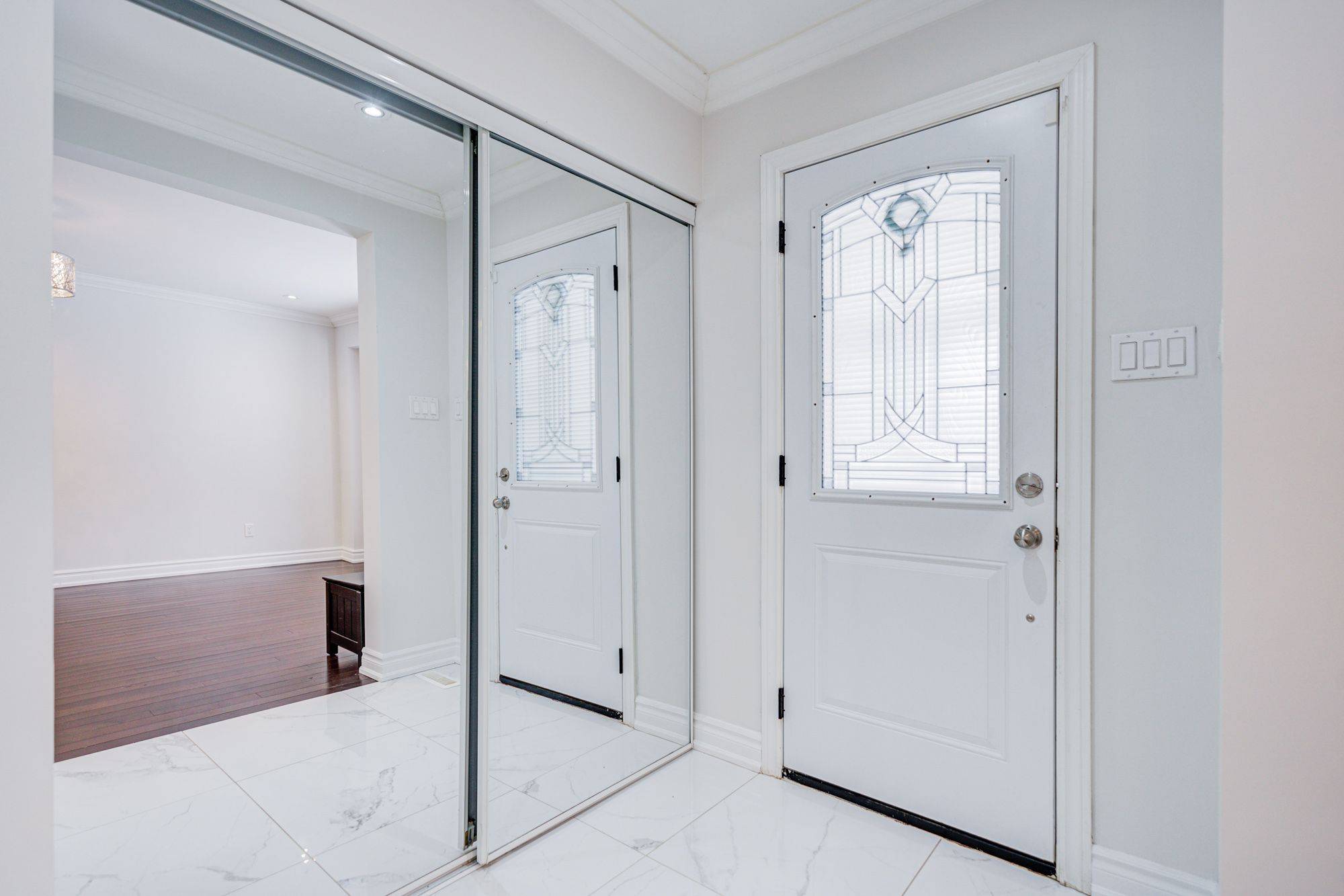 Toronto E05, ON M1W 2W7,26 Longbow SQ