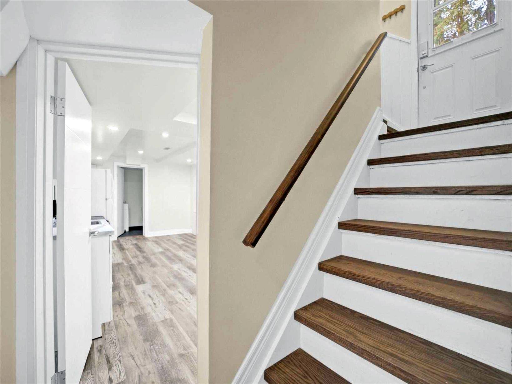 Newmarket, ON L3Y 2X7,116 Cherrywood DR #BSMT 1