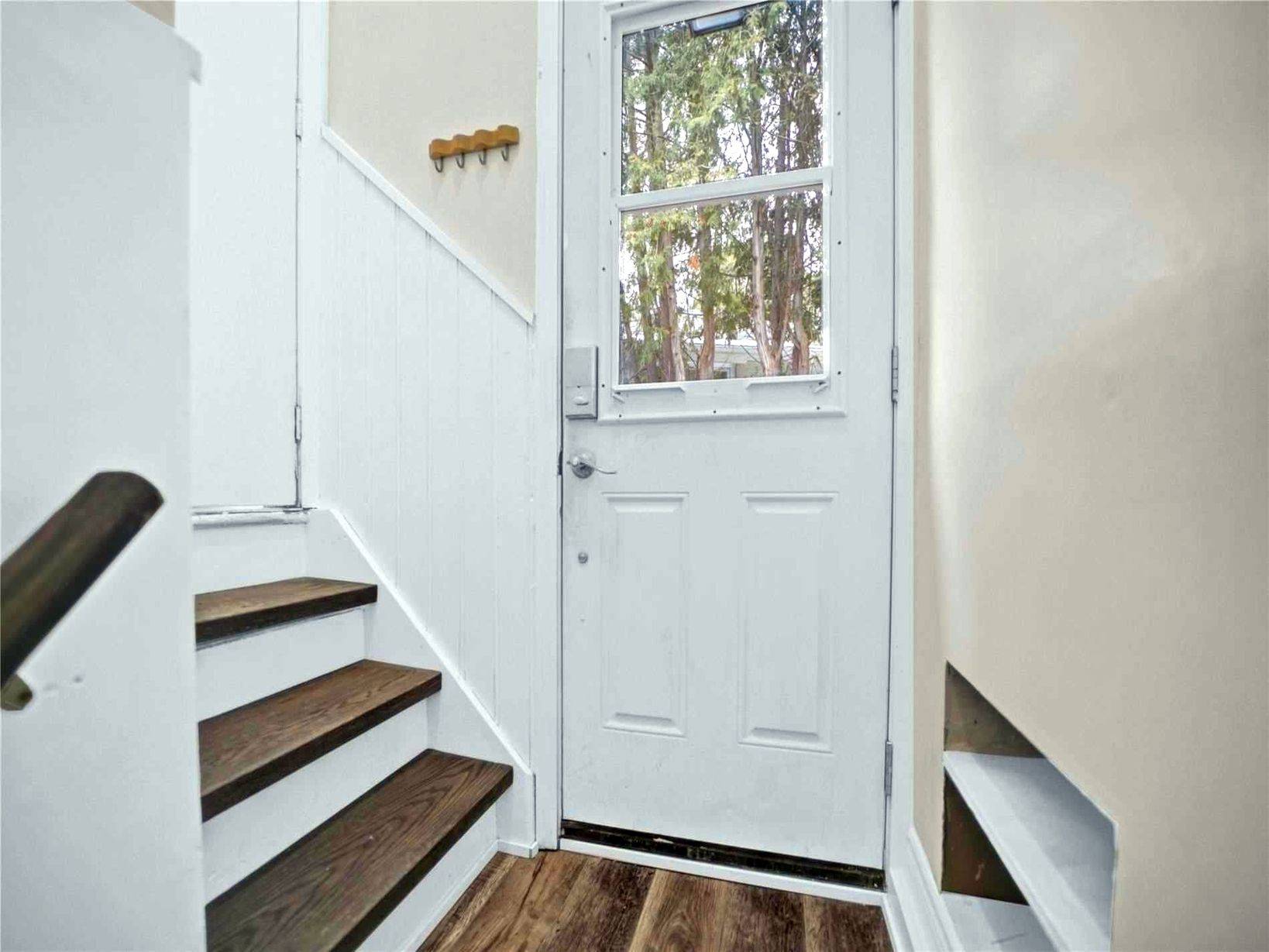 Newmarket, ON L3Y 2X7,116 Cherrywood DR #BSMT 1