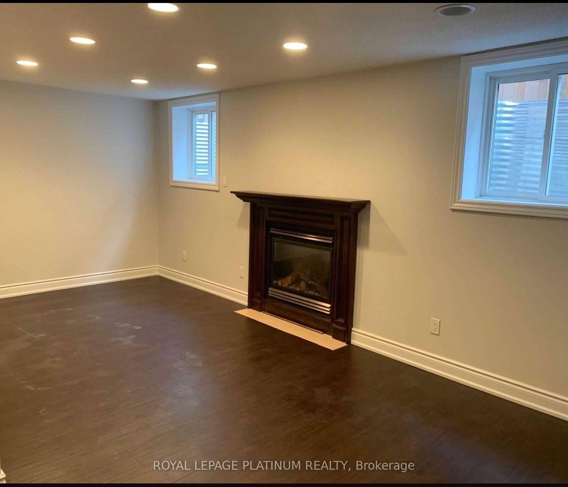 Mississauga, ON L5M 4A8,1540 Manorbrook CT #Legal Basement