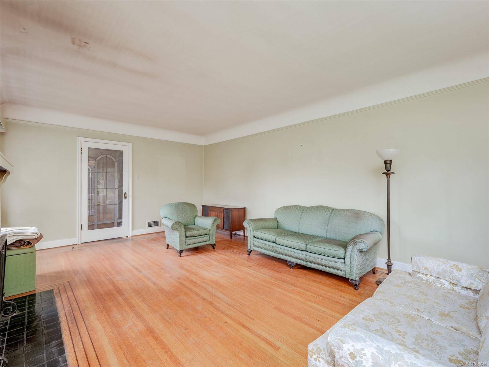 Oak Bay, BC V8S 5C2,655 Linkleas Ave