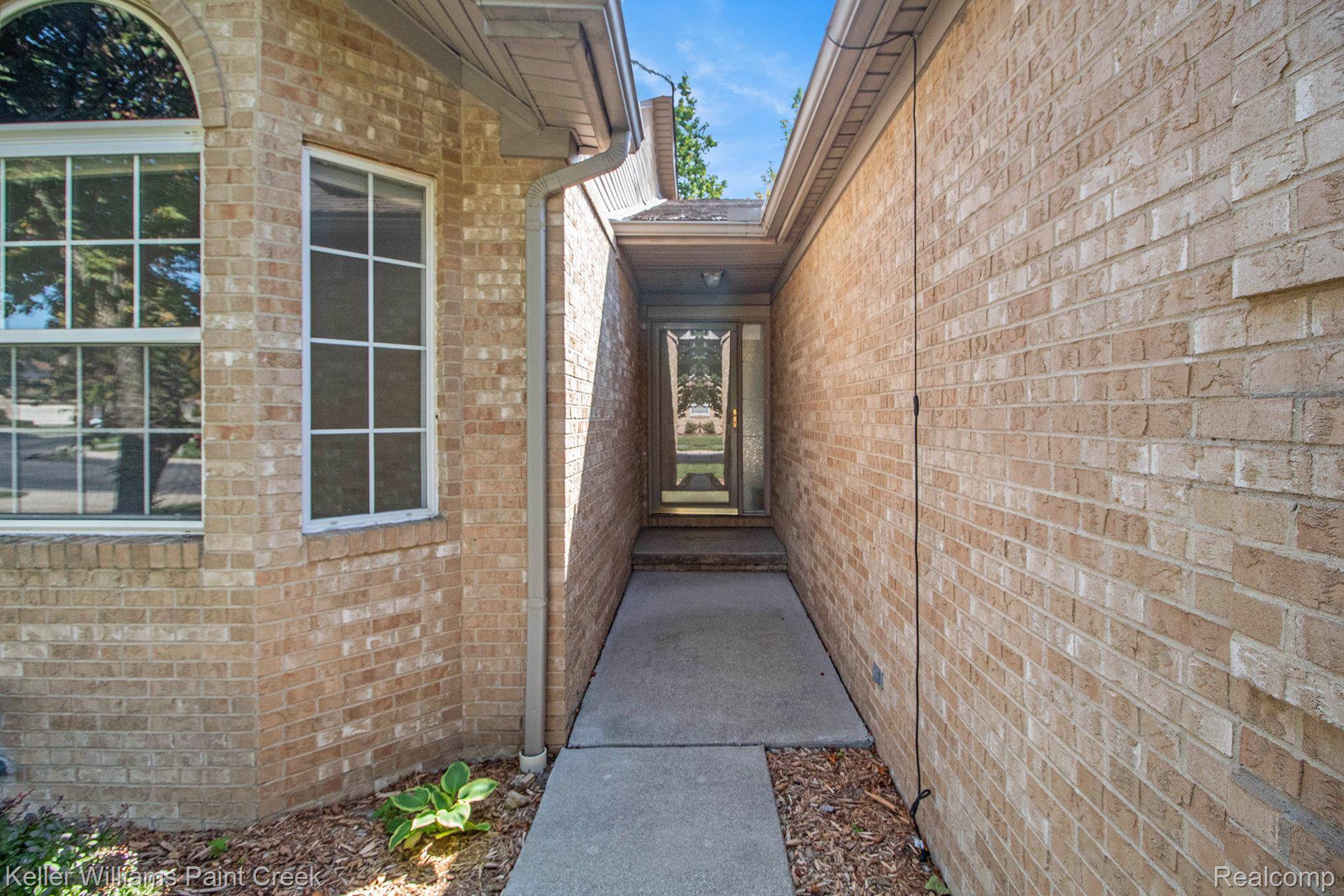 Canton, MI 48187,170 Cherry Hill Pointe DR