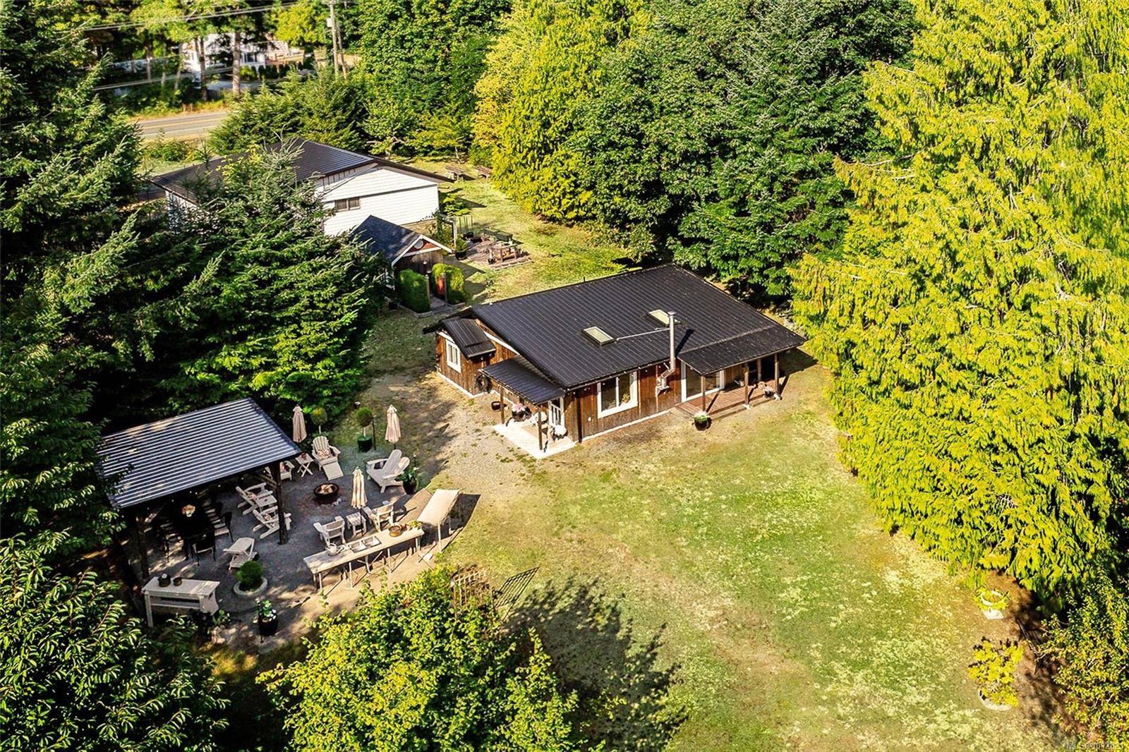 Fanny Bay, BC V0R 1W0,7894 Island Hwy S