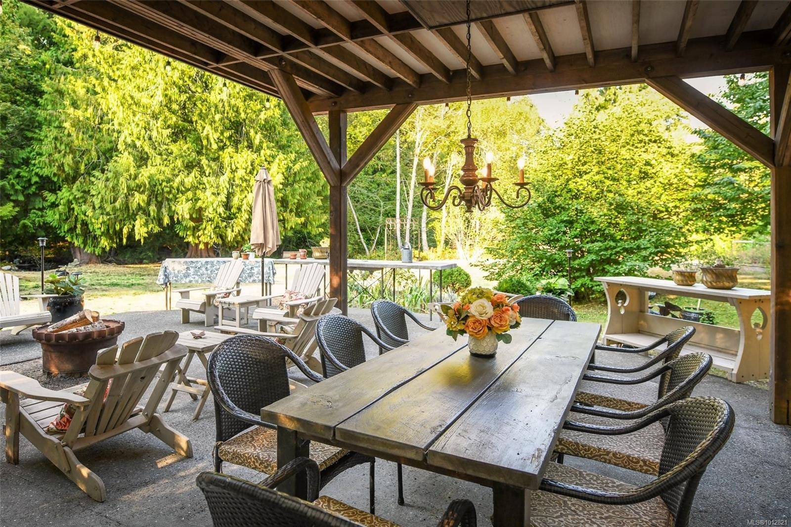 Fanny Bay, BC V0R 1W0,7894 Island Hwy S