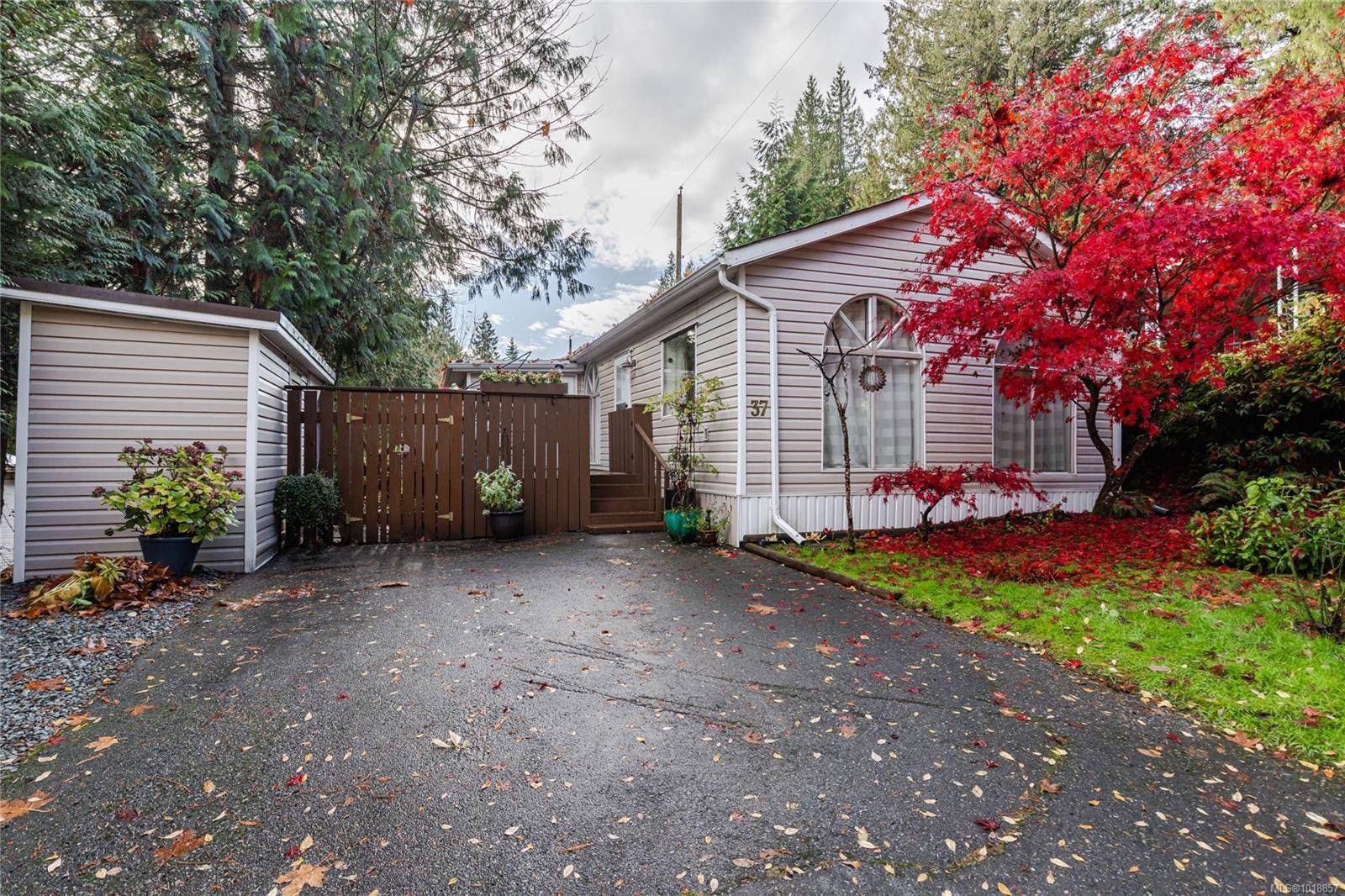 Nanaimo, BC V9R 6N3,25 Maki Rd #37