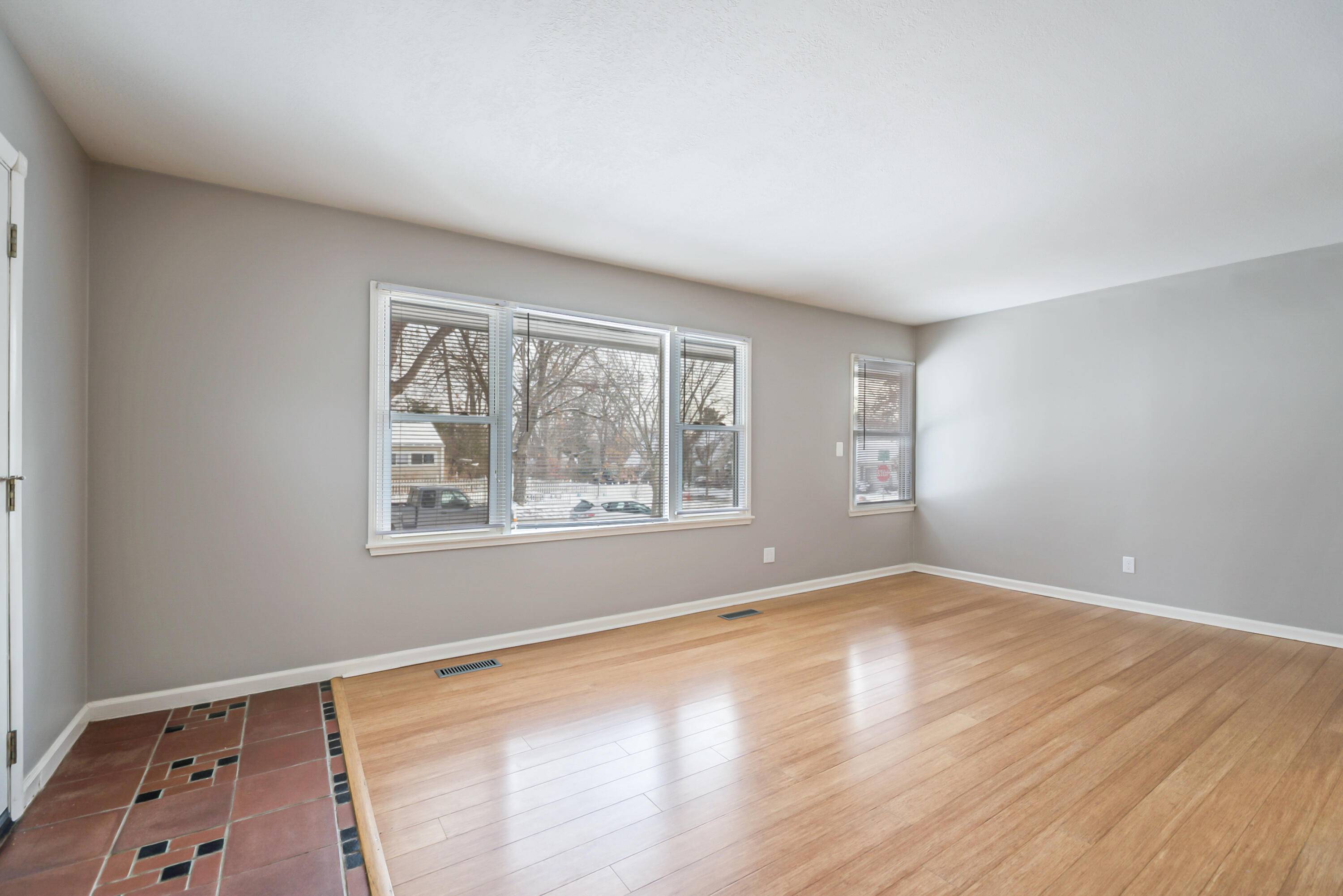 Ann Arbor, MI 48103,701 Pomona RD