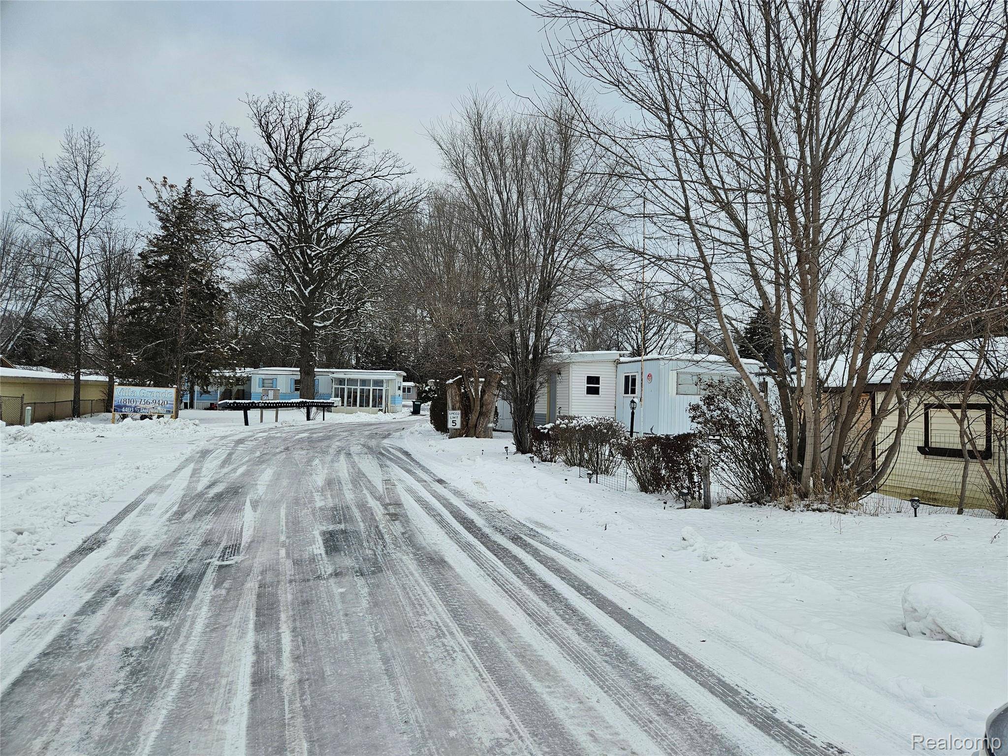 Burton, MI 48509,4403 Davison RD