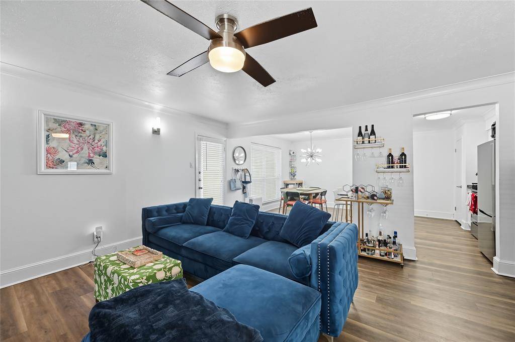 Dallas, TX 75206,5927 E University Boulevard #221