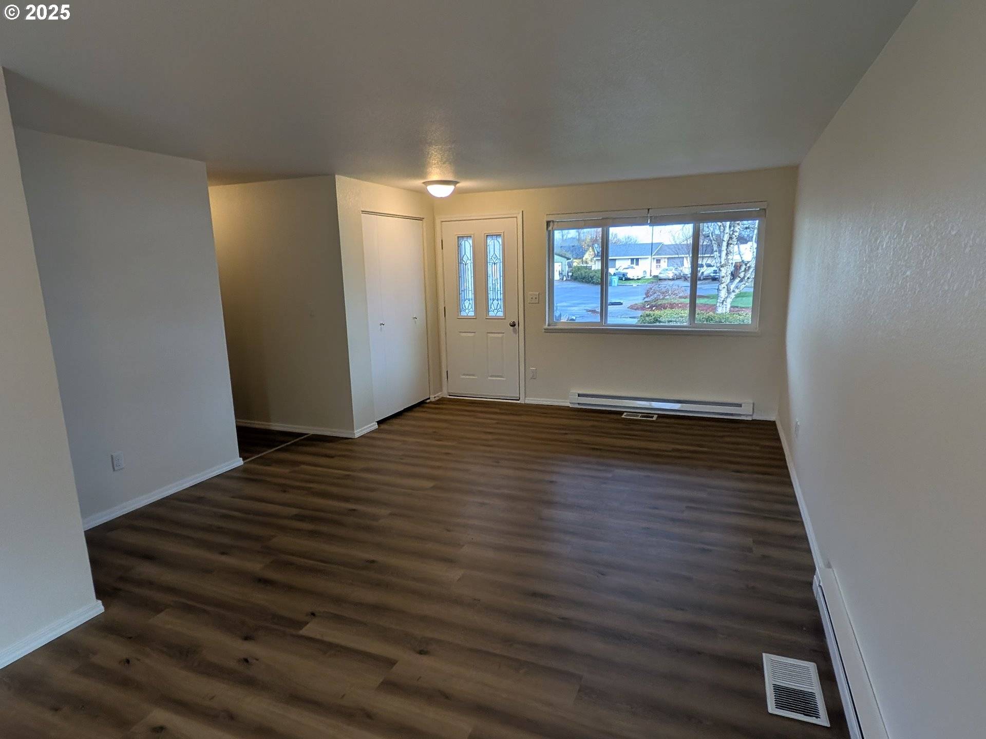 Sutherlin, OR 97479,253 S GROVE LN