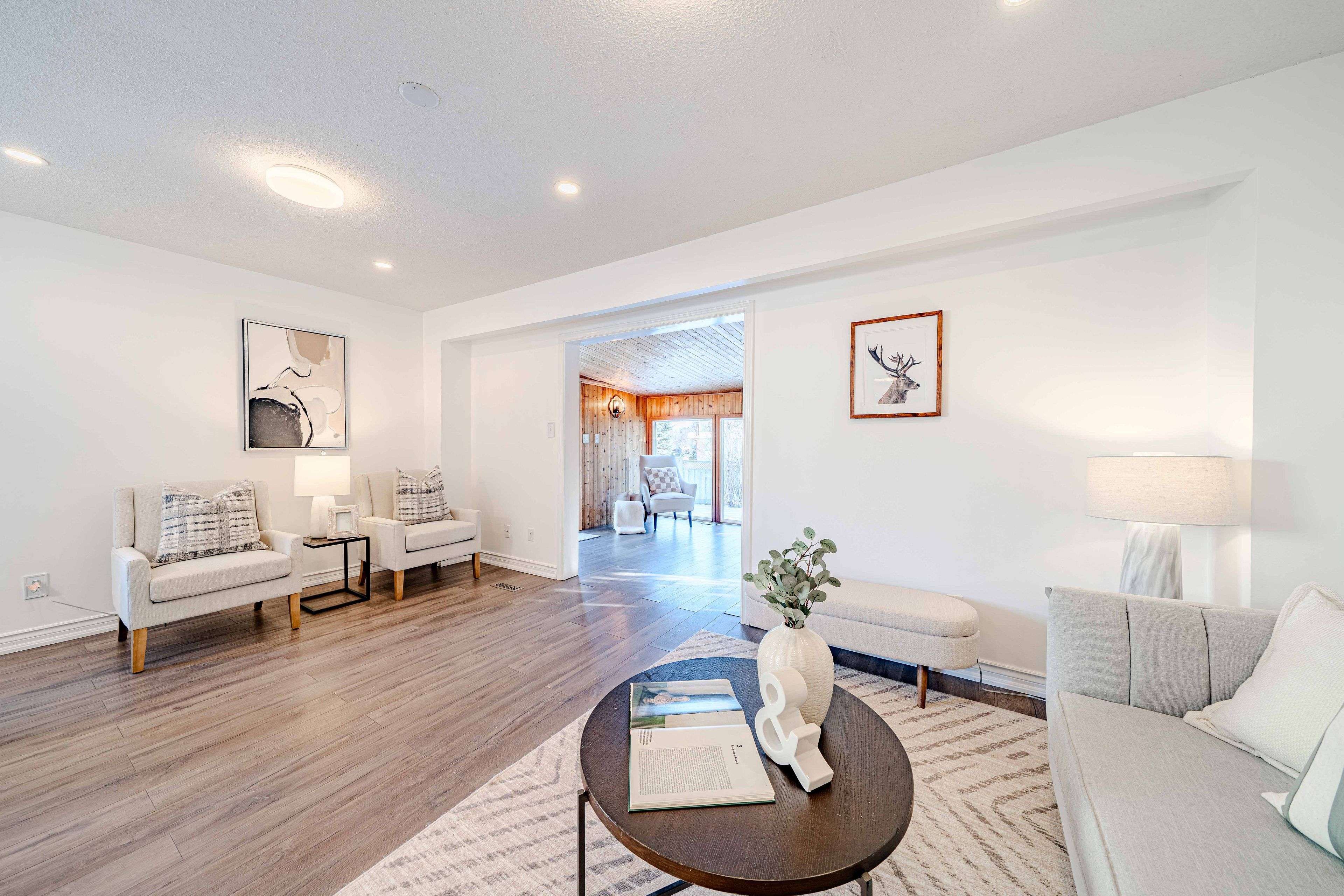 Oshawa, ON L1K 1H6,1347 Astra CT