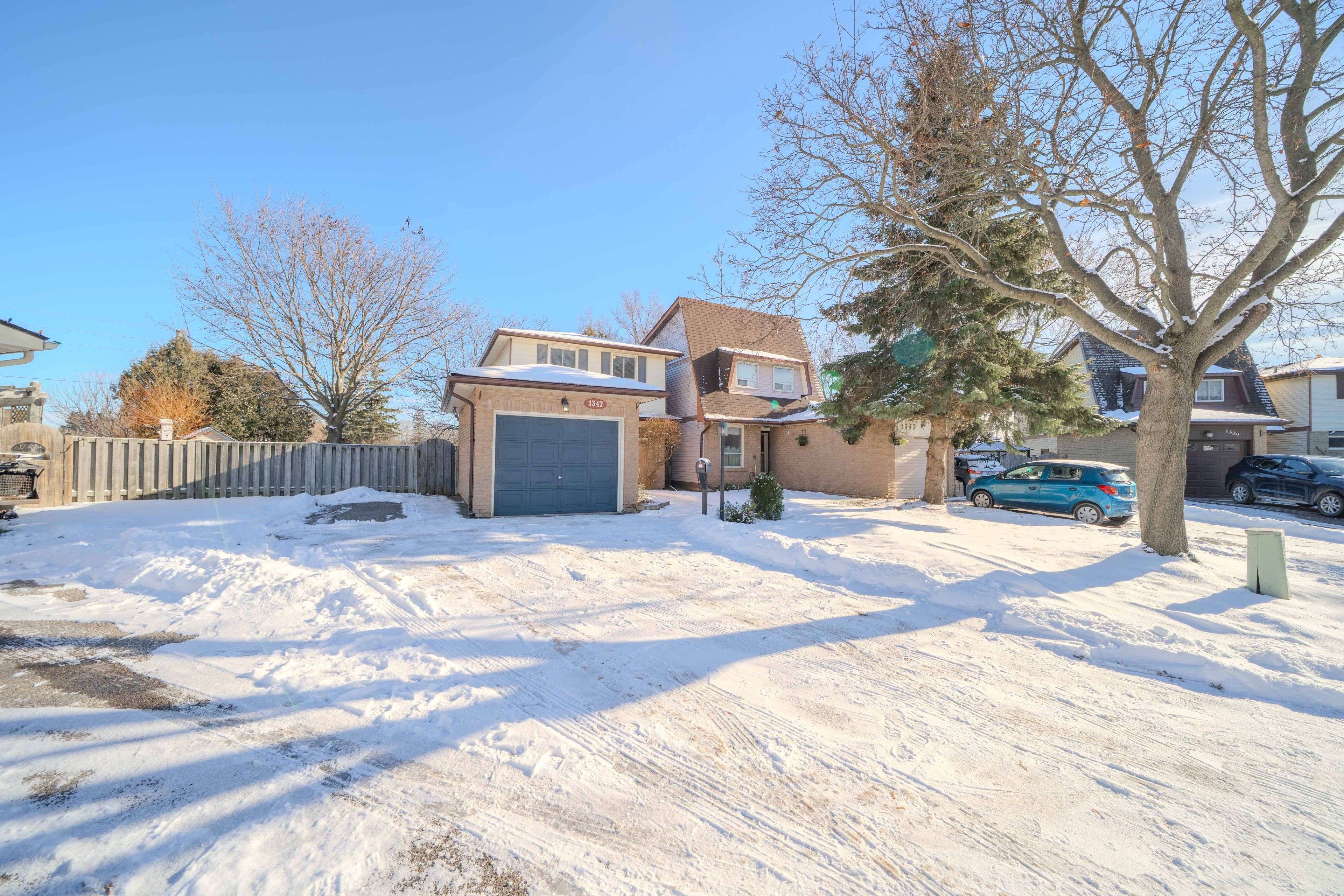 Oshawa, ON L1K 1H6,1347 Astra CT