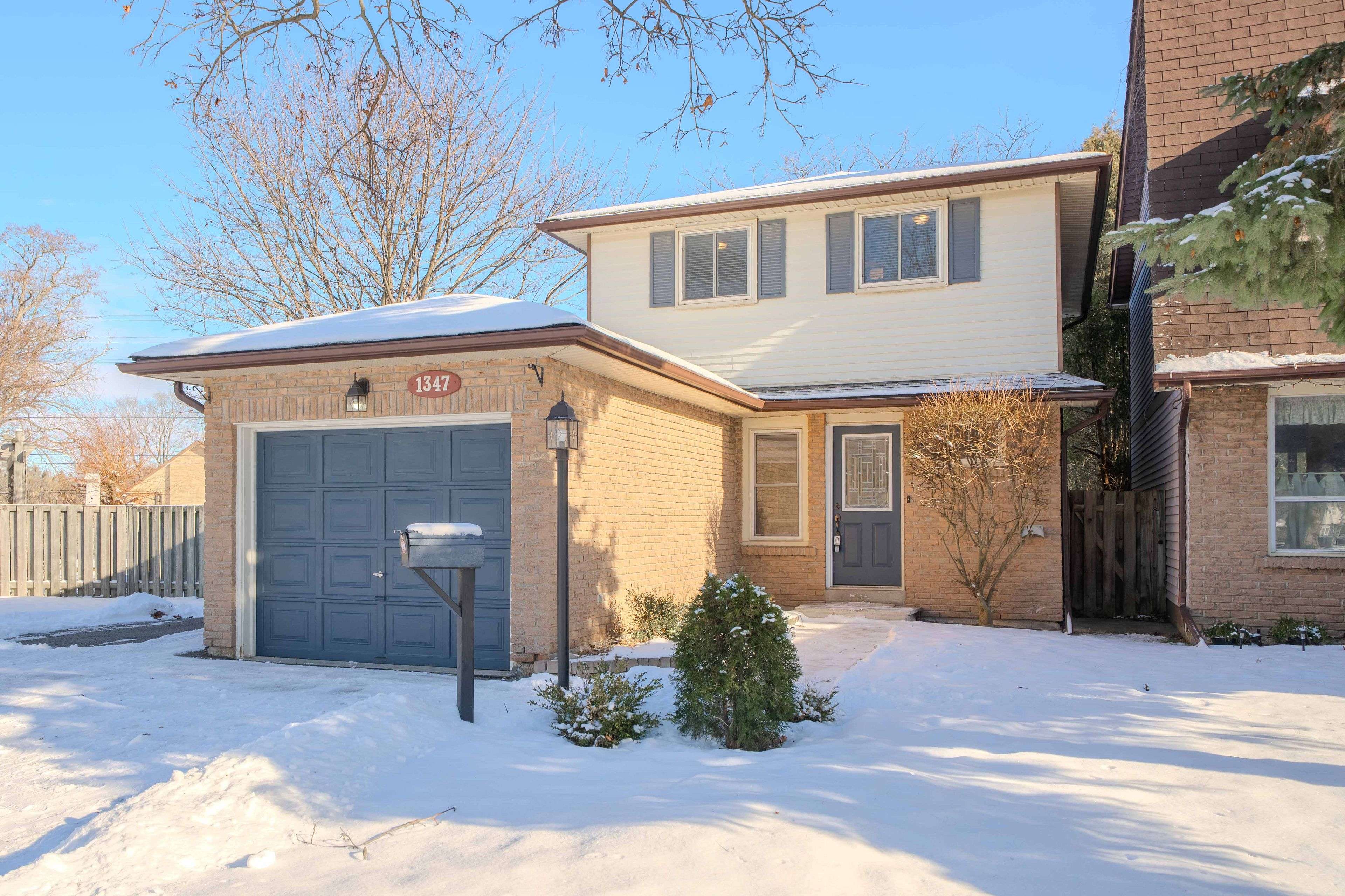 Oshawa, ON L1K 1H6,1347 Astra CT