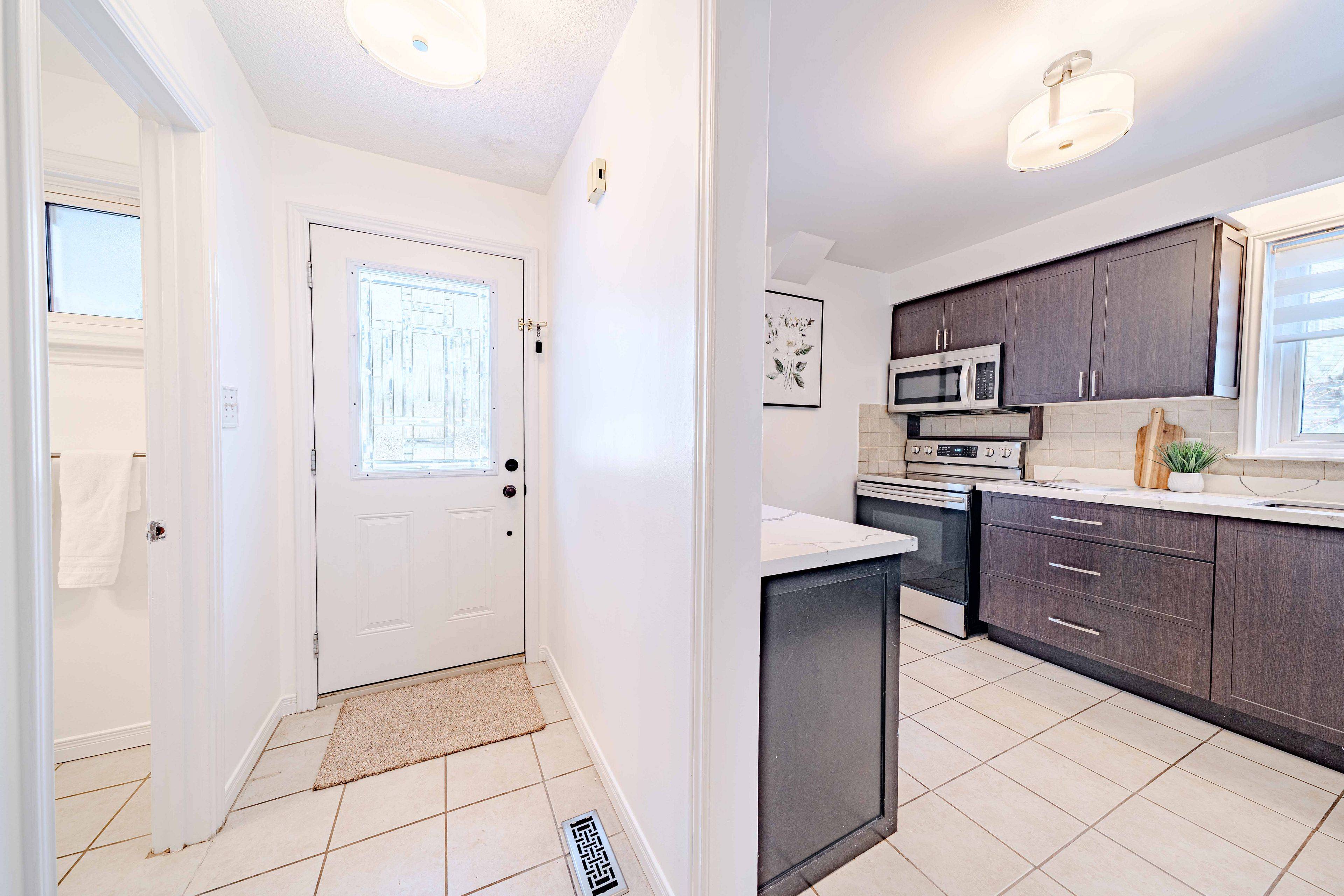 Oshawa, ON L1K 1H6,1347 Astra CT