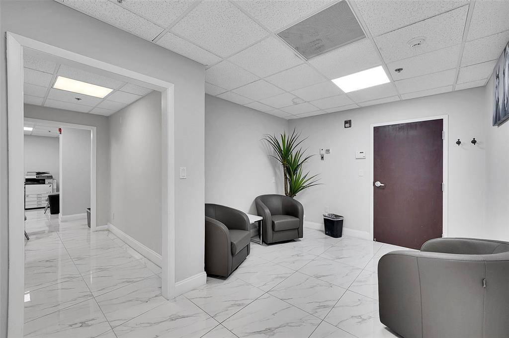 North Miami, FL 33181,12550 Biscayne Blvd #702