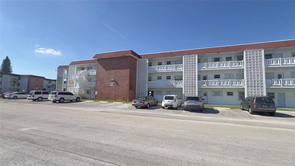 Lauderhill, FL 33313,1281 NW 43rd Ave #106