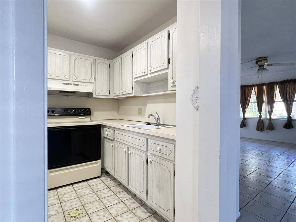 Lauderhill, FL 33313,1281 NW 43rd Ave #106