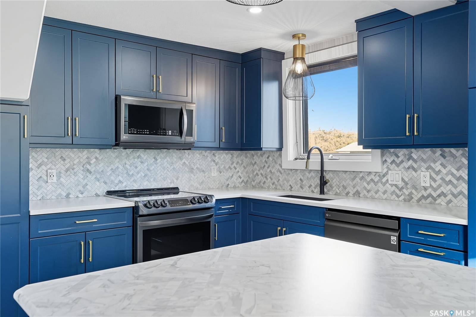 Saskatoon, SK S7L 2R7,1041 L AVENUE N