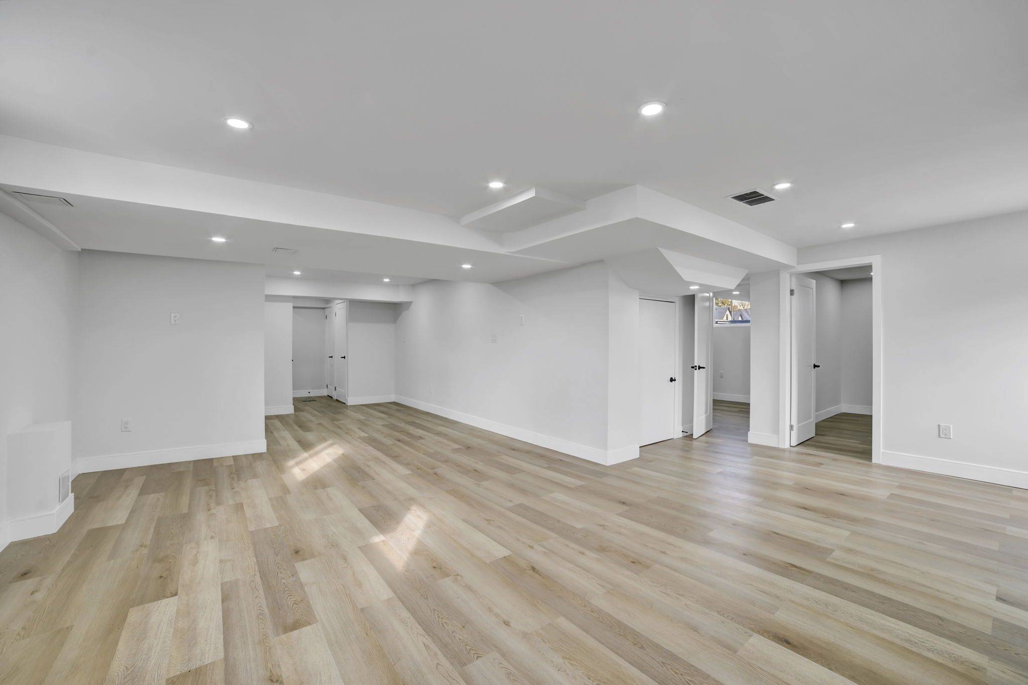 Hamilton, ON L9G 0G3,24 Cesar PL