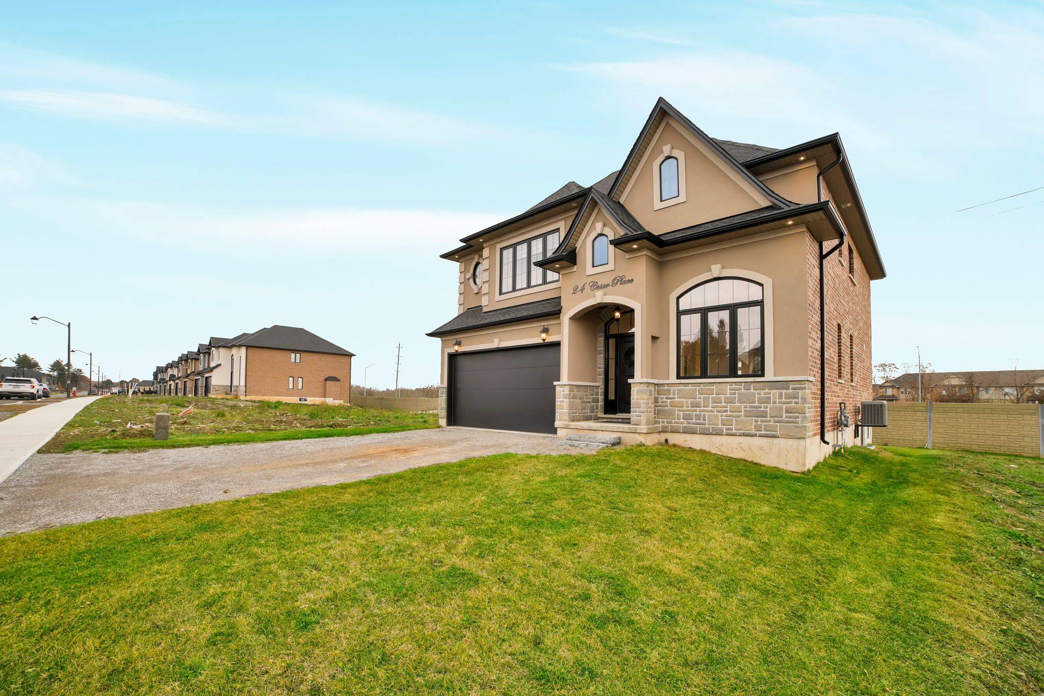 Hamilton, ON L9G 0G3,24 Cesar PL