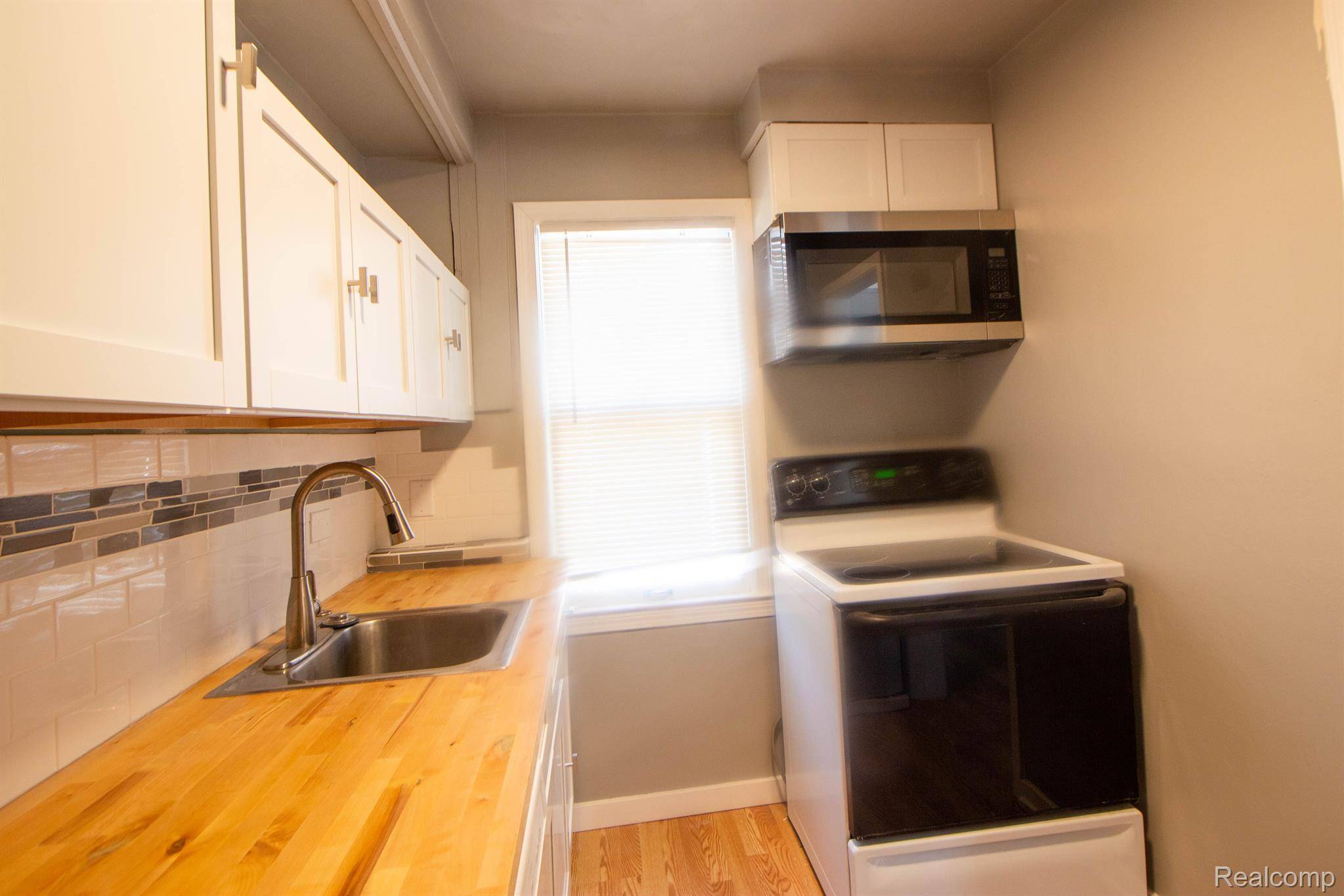 Royal Oak, MI 48067,1031 E 4TH ST