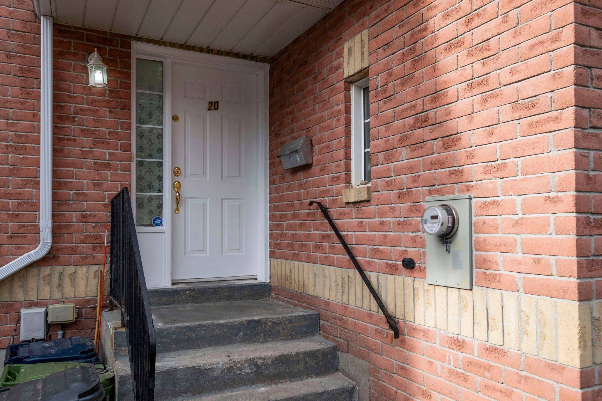 Toronto E10, ON M1E 3S2,138 Homestead RD #20