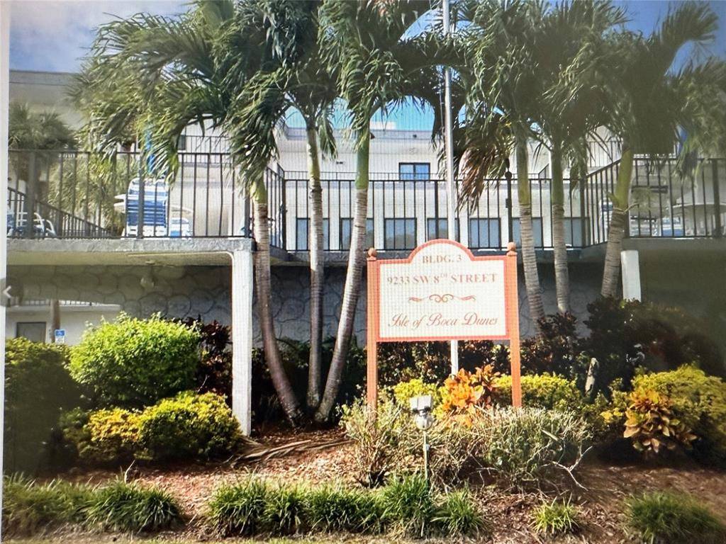 Boca Raton, FL 33428,9233 SW 8th St #103