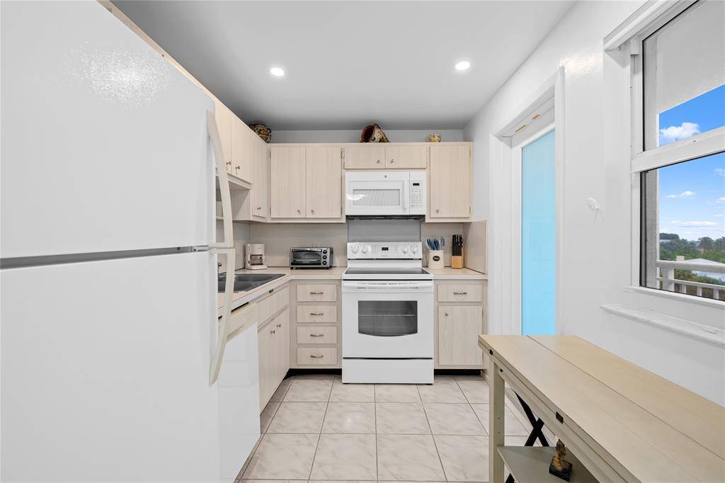 Pompano Beach, FL 33062,201 N Ocean Blvd #611